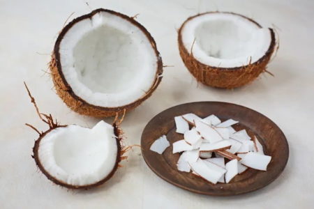 кокосовый орех - фрукт с большим количеством калорий