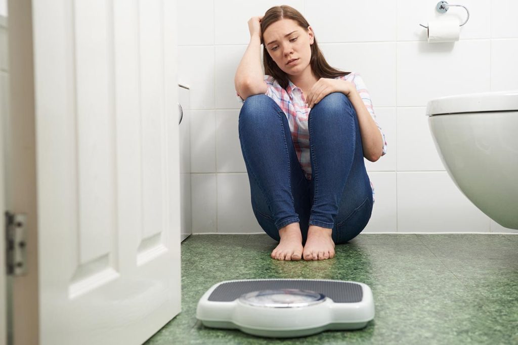 компульсивное переедание также относится к расстройству пищевого поведения