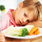 Чем кормить ребенка во время болезни — основные продукты и советы