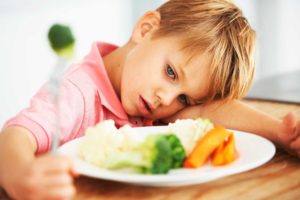 Чем кормить ребенка во время болезни - основные продукты и советы