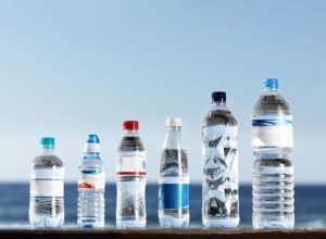 Почему вредно пить воду из одноразовых пластиковых бутылок